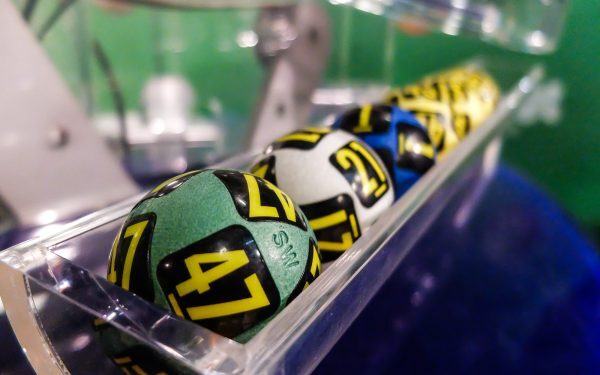 LOTO: Numere câștigătoare joi la 6/49, Joker, 5/40 și alte jocuri