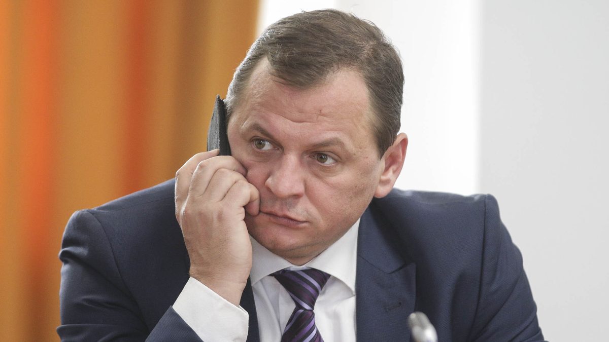 Educația, neputincioasă în scandalul de plagiat al șefului SIE Vlase
