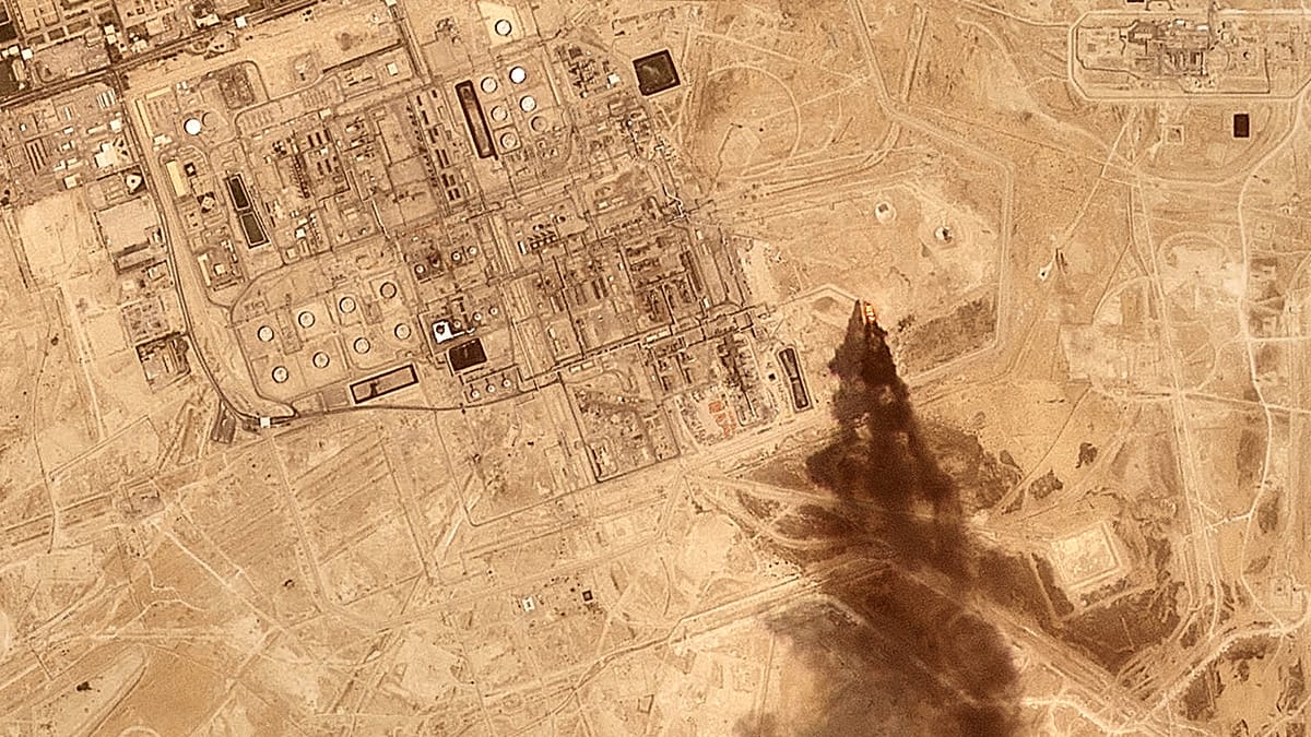 Houthis revendică atac asupra rafinăriei din Arabia Saudită
