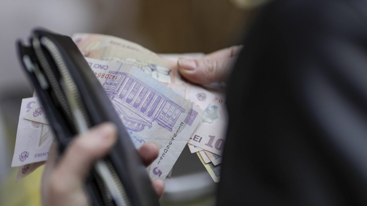 Bolojan: Suprataxarea privaților pentru salarii, o propunere iresponsabilă