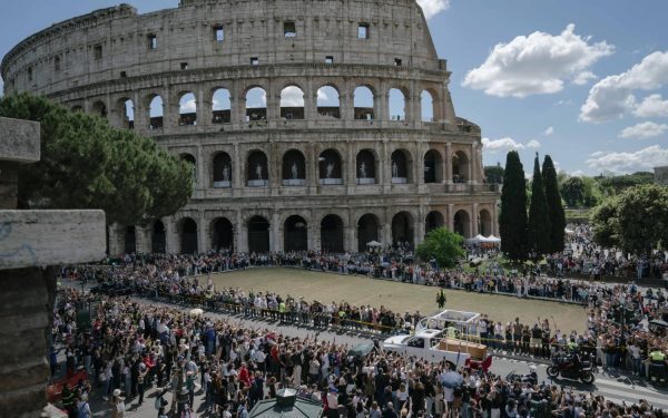 Colosseumul se aprinde și vara aceasta în Roma