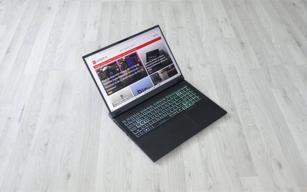 Acer Nitro AI 18: Bestie de gaming cu Ryzen AI 9 și RTX 5070 Ti