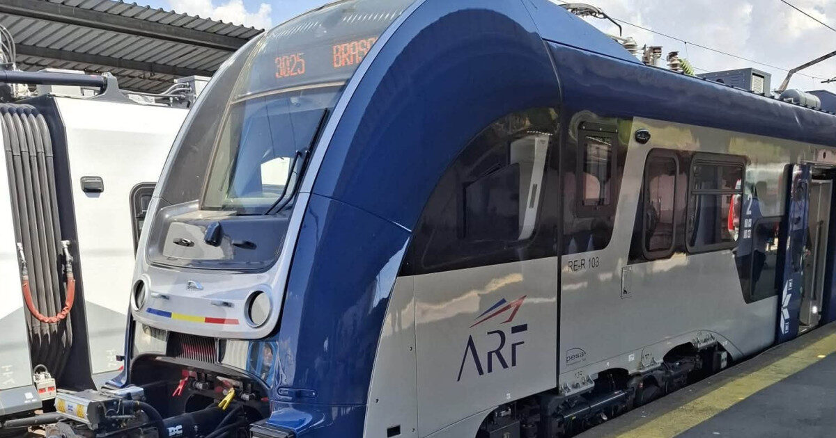 Tren PESA, dezastru la prima cursă: O oră întârziere, cuptoare în vagoane