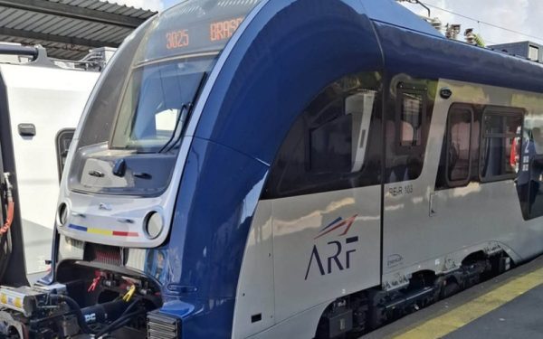 Tren PESA, lansat de Miruță: „Erau blocate în buruieni”
