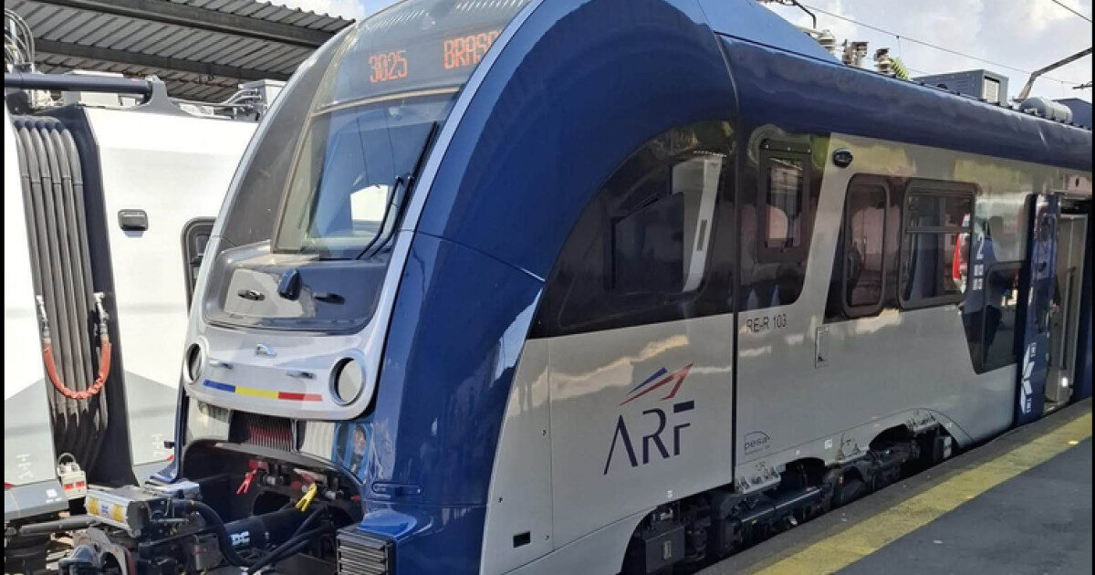 Tren PESA, lansat de Miruță: „Erau blocate în buruieni”