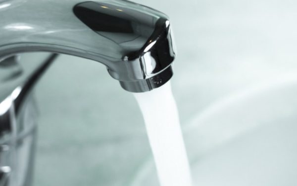 Mangan periculos în apa din Pitești. Lacul Budeasa, sursa, secătuit