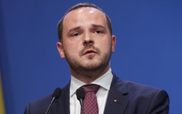 Rogobete, atac dur la Bolojan: Îl plimb prin spitale. Colegii nu cer bani
