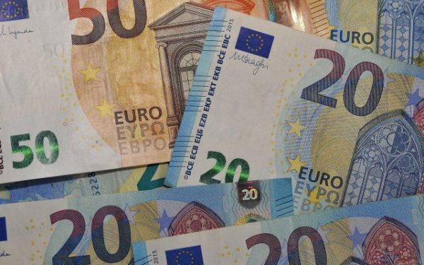 Lider galerie, prins cu un milion de euro la percheziții