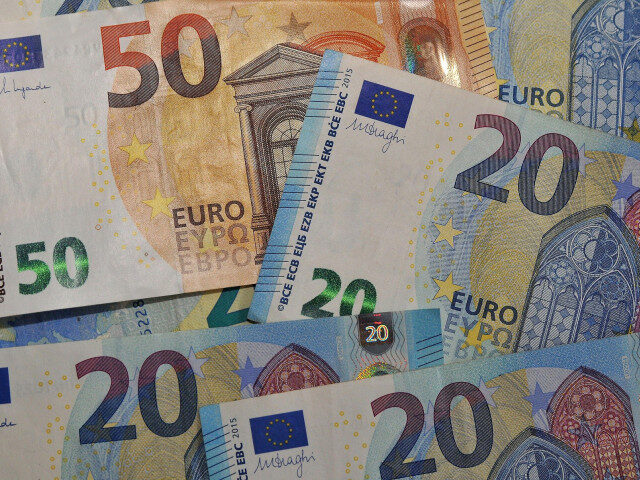 Lider galerie, prins cu un milion de euro la percheziții