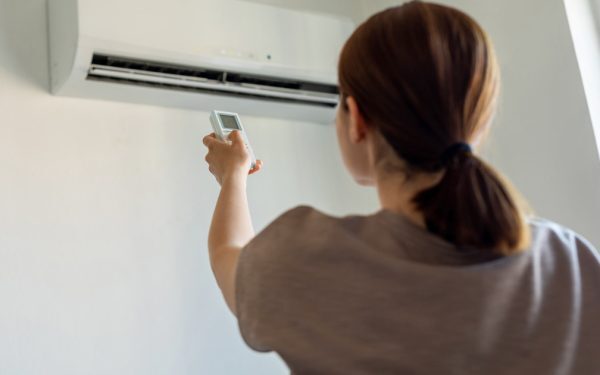 Caniculă: Ce temperatură să alegi la AC pentru somn