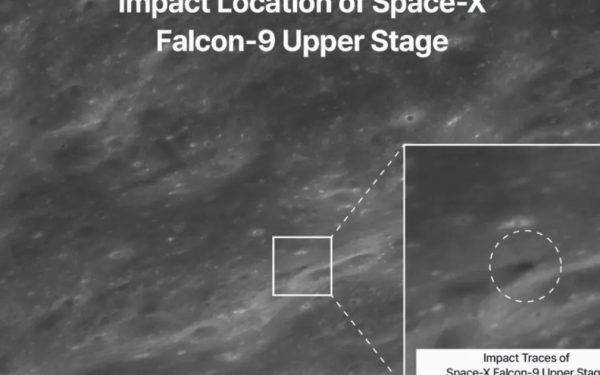 Crater SpaceX pe Lună: Primele imagini, nevăzute de pe Pământ