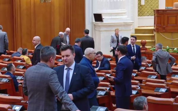 Deputații au blocat fondul pentru salarii restante