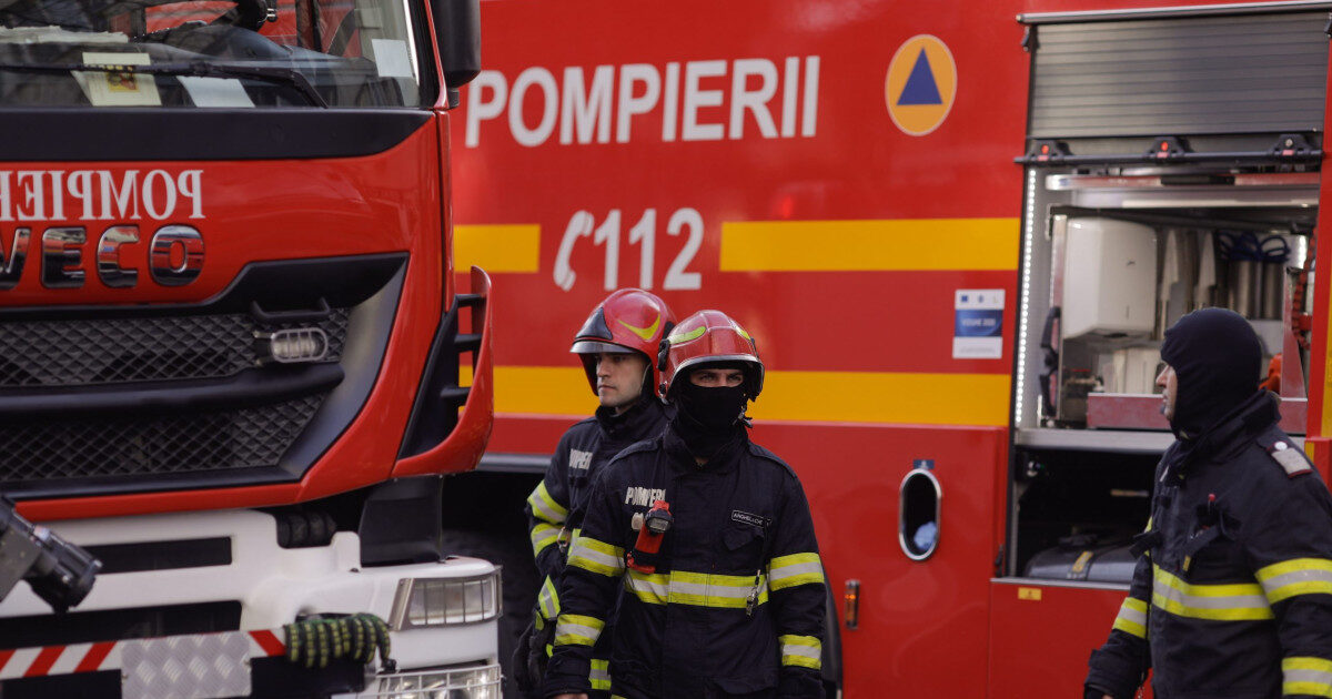 Incendiu la Constanța: Fum dens, RO-Alert lansat din depozitul de uleiuri