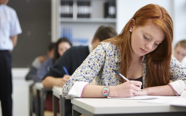 Bac 2026 Română: S-a terminat proba. Ce teste au dat elevii