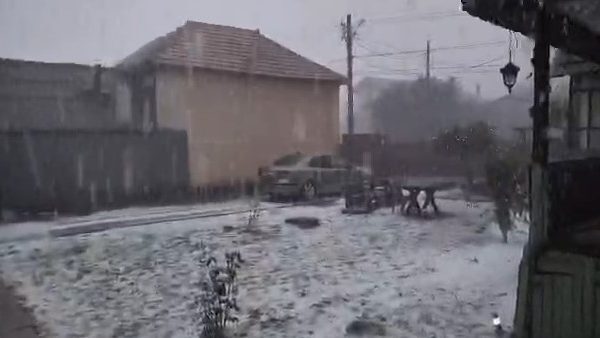 Târgu Jiu, la furia naturii: curentul a picat, trenuri blocate