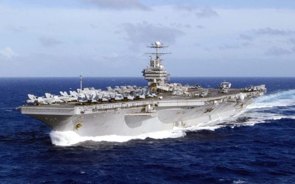 USS Abraham Lincoln în criză: Marinari, gata să sară peste bord
