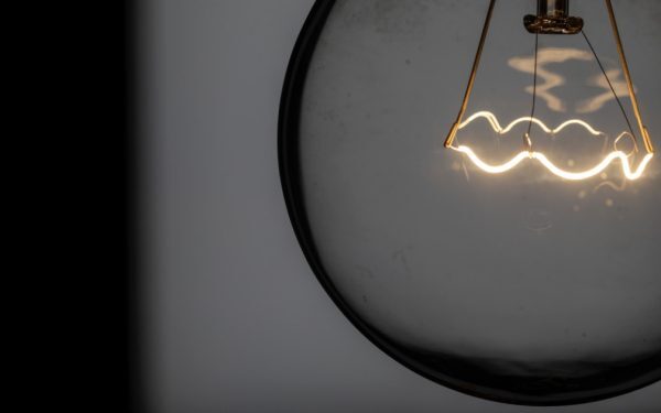 Românii cu baterii, eroii rețelei: energie cât Cernavodă