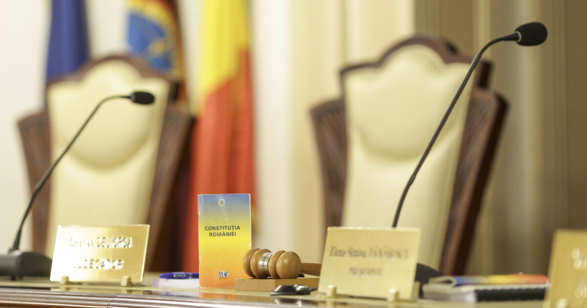 CCR, azi: ANI, mandat aleși și avere parteneri, la judecată