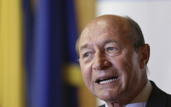 Băsescu: Politicieni și cetățeni, uniți la furat!
