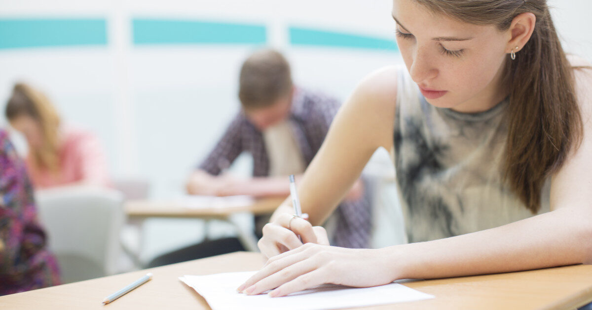 Bac 2026, toamnă: 33.000 candidați, când începe primul examen