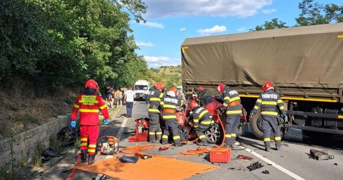 Carnagiu pe șosea: Camion militar a lovit mașini, 3 morți, inclusiv un copil