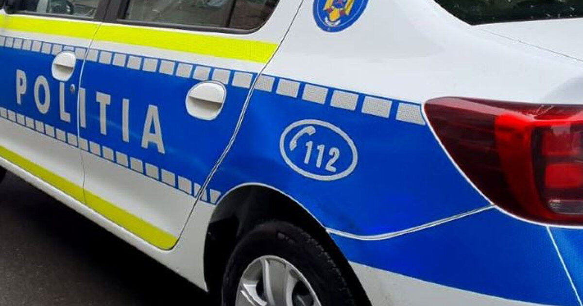 Hoț de telefoane: Ce au găsit polițiștii la bărbatul prins cu mașina furată