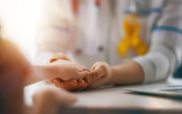 CNAS: Bolnavii de cancer dezmint șeful! S-au săturat de minciună