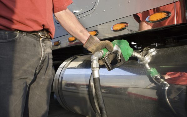 Reducere 20% la motorină: Guvernul taie prețul