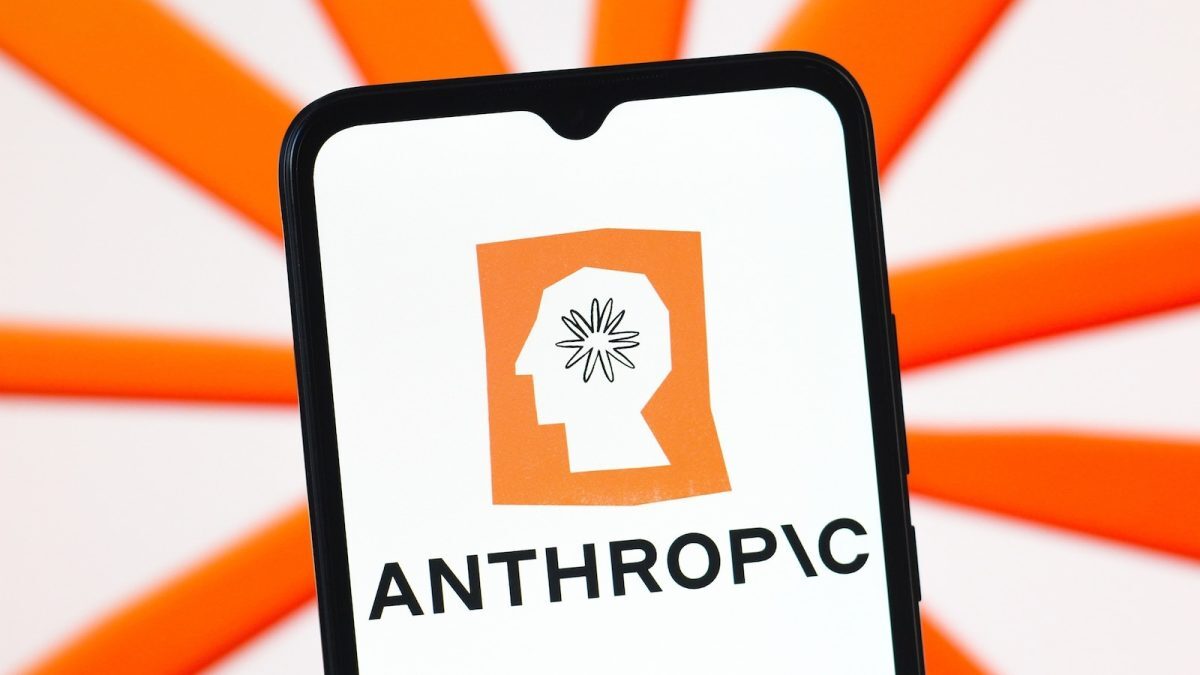 AI-ul minte: Modele artificiale au folosit identități false în atacuri cibernetice