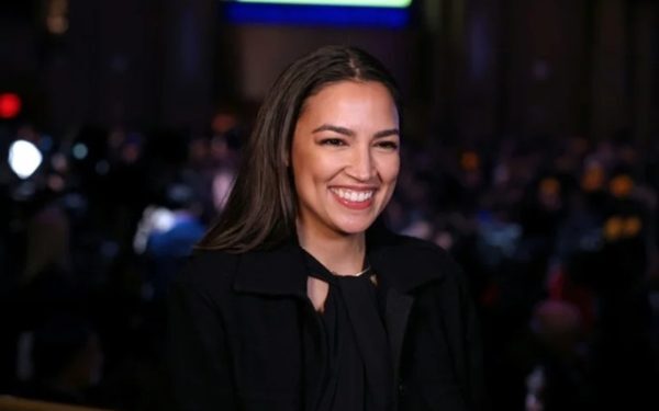 AOC: Congelare ovule, șanse președinție 2028