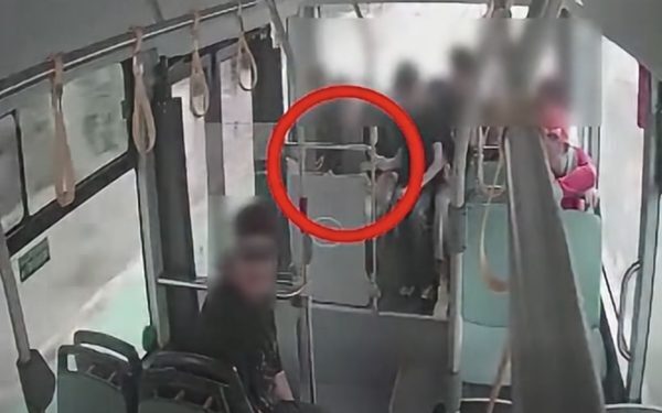 Autobuze electrice Bacău, vandalizate: Primarul anunță scumpă plată