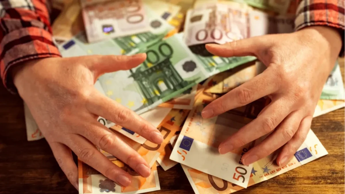 000€ în mobilă: gest neașteptat, finalul i-a uimit pe toți