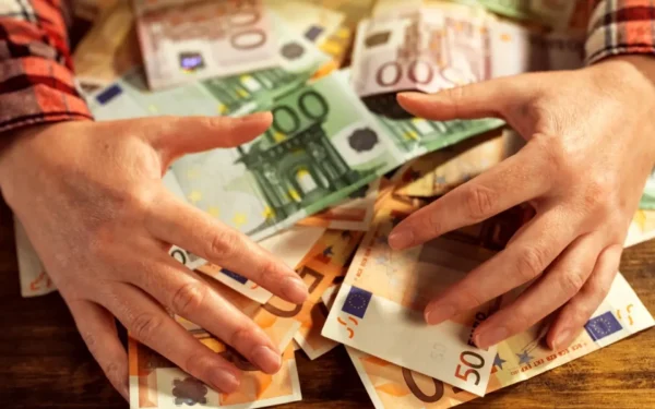 000€ în mobilă: gest neașteptat, finalul i-a uimit pe toți