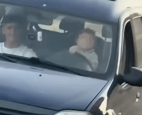 Vrancea: Bebeluș de 11 luni, la volan. Dosar penal deschis