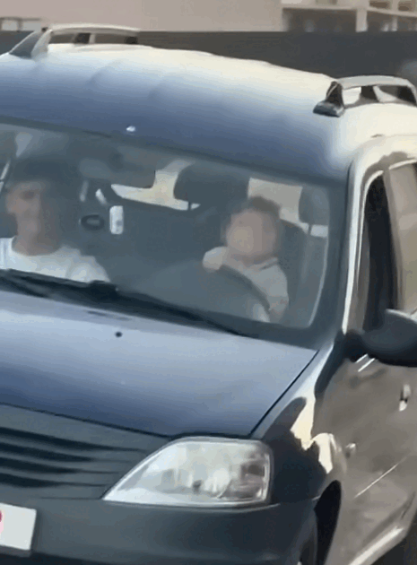 Vrancea: Bebeluș de 11 luni, la volan. Dosar penal deschis