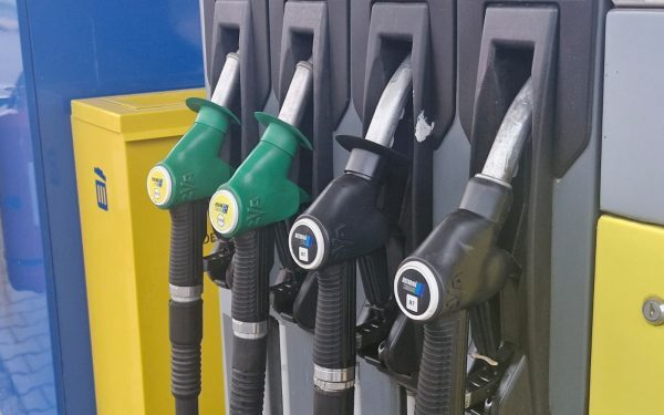 Motorina scade din nou: Prețuri noi la pompe