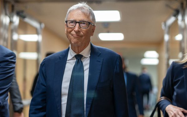 Gates acuză tech-ul: Profitul ascunde riscurile AI
