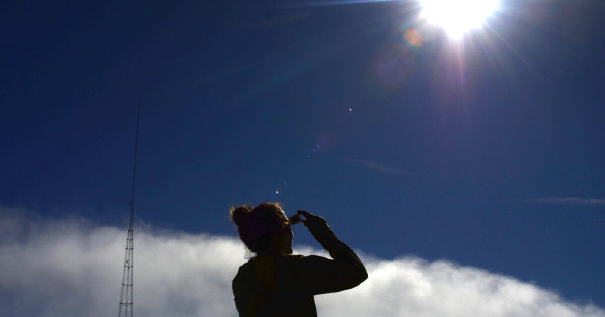 Eclipsa 2026: Urmărește-o în siguranță, fără telescop