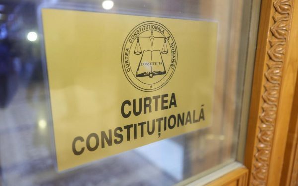 PNL și USR contestă Legea Integrității la Curtea Constituțională