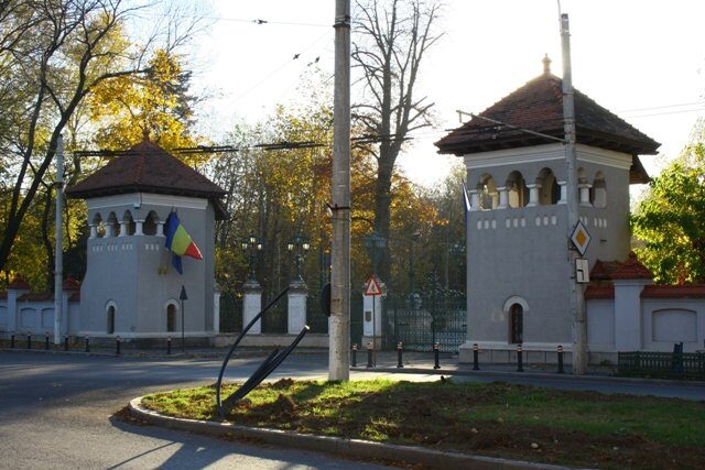 Nicuşor Dan, negocieri cu partidele pentru legea salarizării