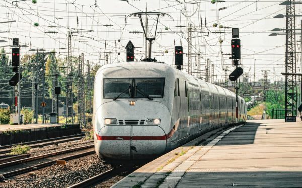 Incendiu la ultimul vagon tren Regio. Pasageri evacuați din gară