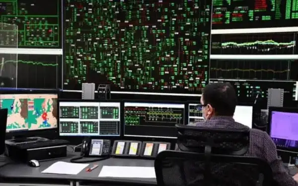 Energie: Companiile, obligate să limiteze consumul seara