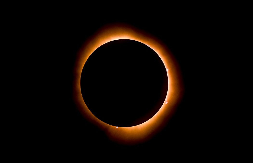 Eclipsă și ploaie de meteori pe cerul României, 12 august