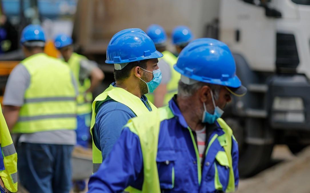 Platformă pentru muncitorii străini, în funcțiune în România