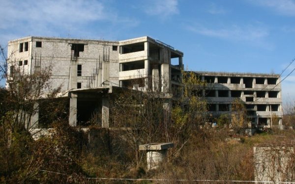 Nădlac: Laboratoare școlare prind viață din clădirea abandonată