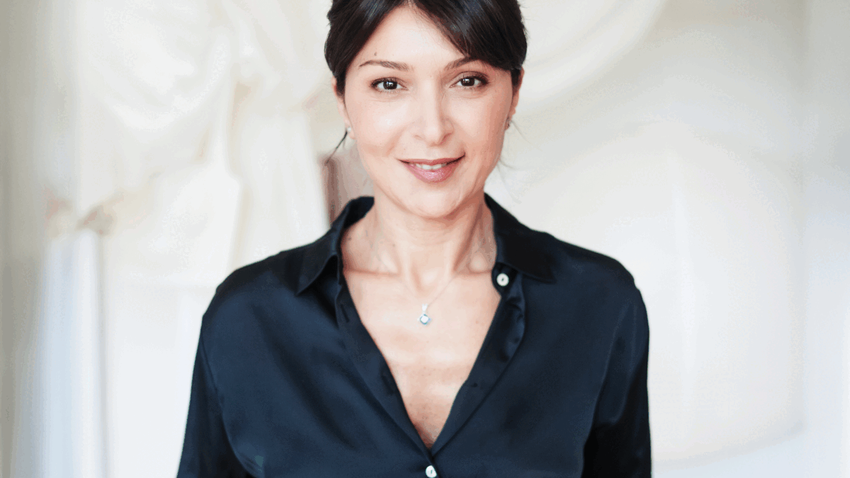 Angelica Barbu Răducanu: Ascensiunea la șefia Distribuție Oltenia