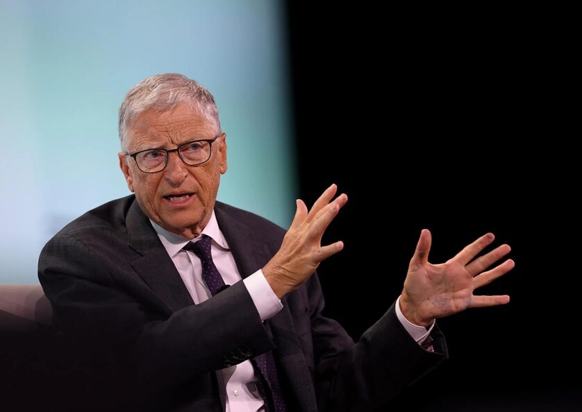Gates: Taxați AI-ul, creați locuri de muncă pentru oameni