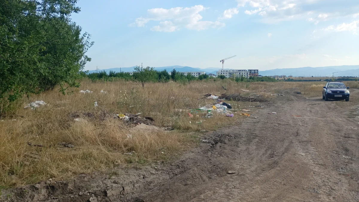 Sibiu: Spitalul visat, acum groapă de gunoi ilegală