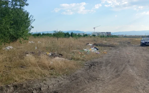 Sibiu: Spitalul visat, acum groapă de gunoi ilegală