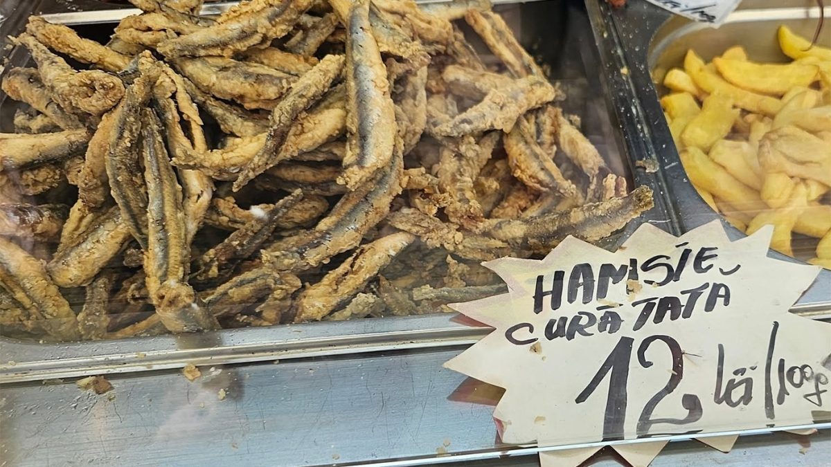 Hamsii la mare: Sănătate sau pericol pentru consumatori
